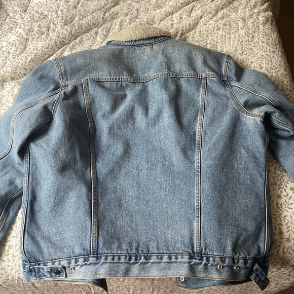 Vintage Levi’s Denim Sherpa Lined Jacket - Picture 7 of 7
